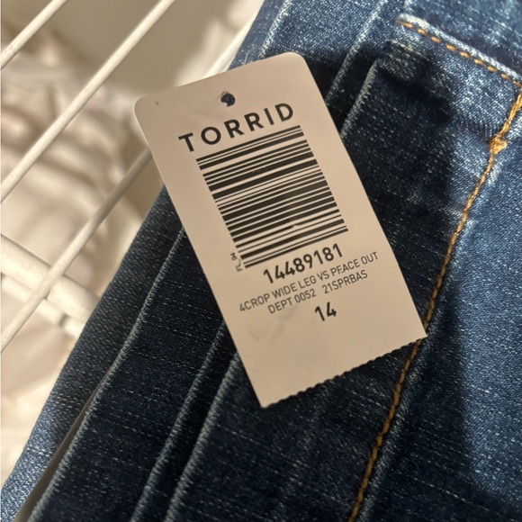 Torrid Cropped High Rise Wide Leg Jeans - Picture 8 of 10